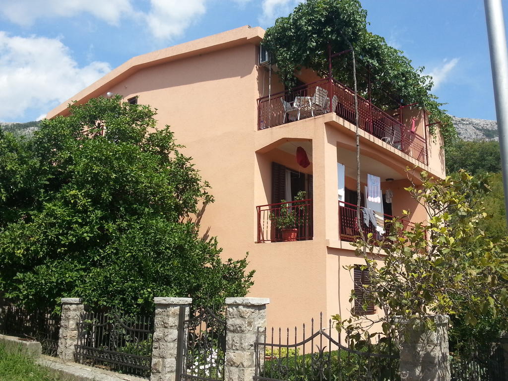 Apartments Kovacevic Petrovac Екстер'єр фото