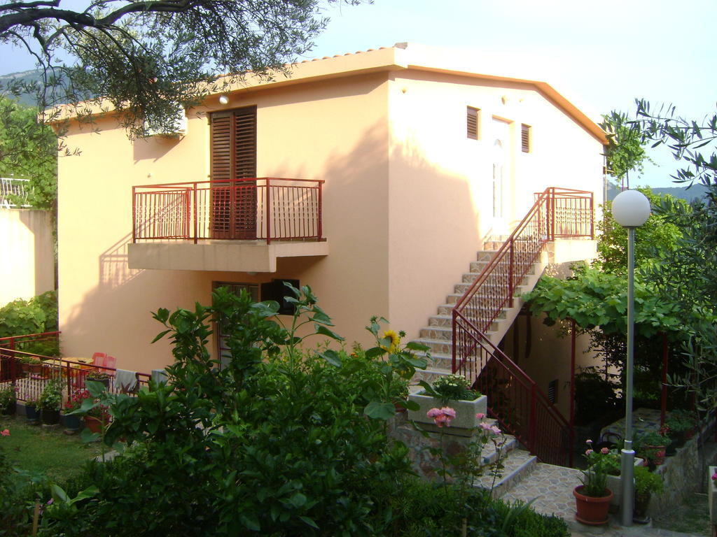 Apartments Kovacevic Petrovac Екстер'єр фото