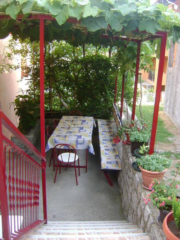 Apartments Kovacevic Petrovac Екстер'єр фото
