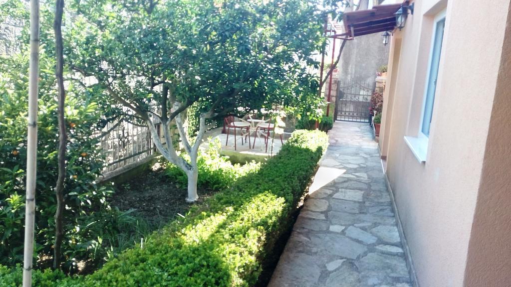 Apartments Kovacevic Petrovac Екстер'єр фото